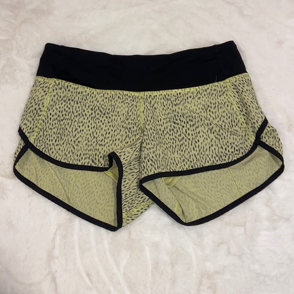 Lime green/yellowish patterned lulu lemon speed up shorts - Picture 1 of 3